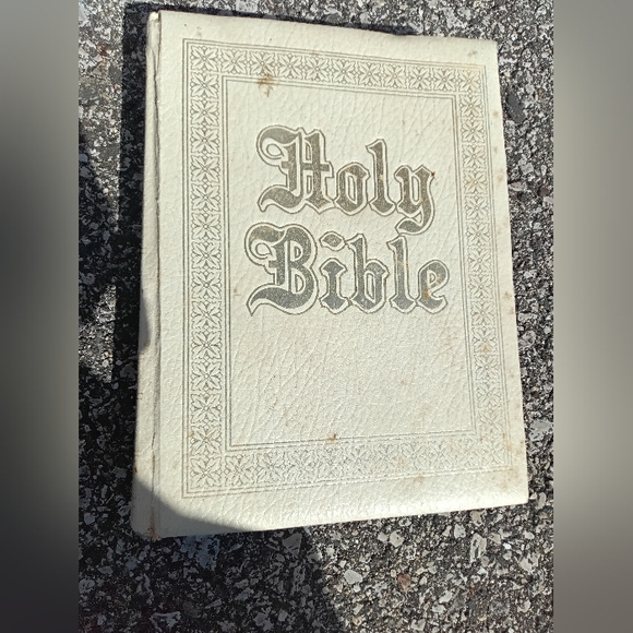 Vintage The Holy Bible Old And New Testament Riverside Large Type Edition - Picture 1 of 11